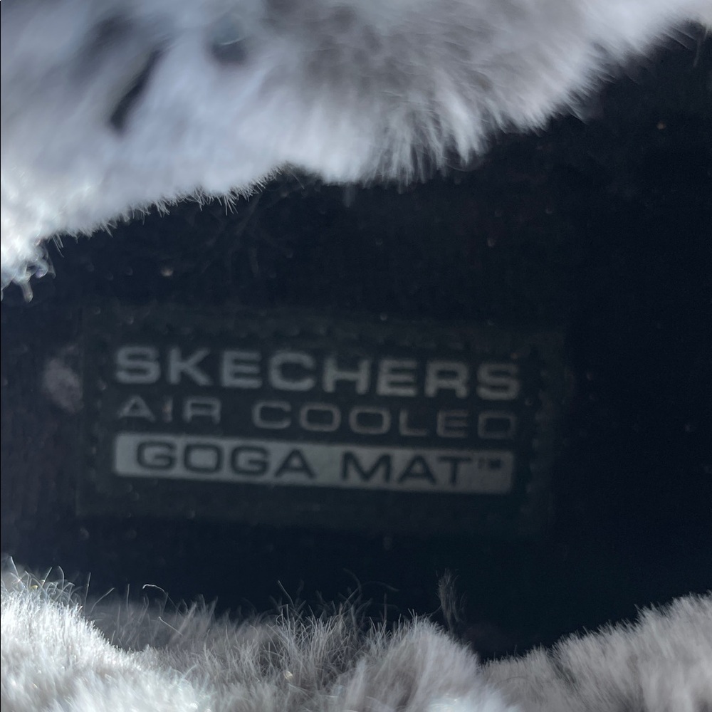Skechers Black Ankle Boots with Gray Fur Air cooled Goga mat - Picture 5 of 11